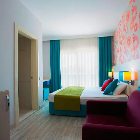 Ramada 4* Side
