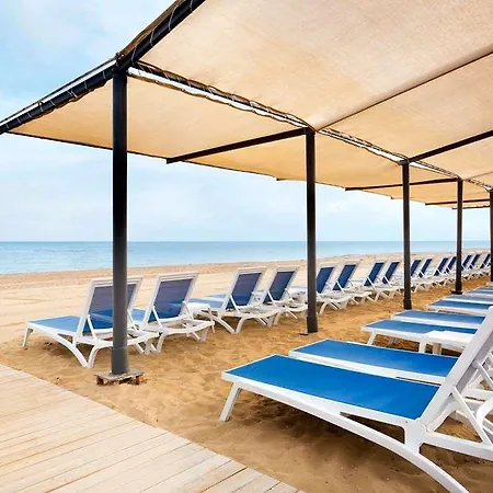 Ramada 4* Side