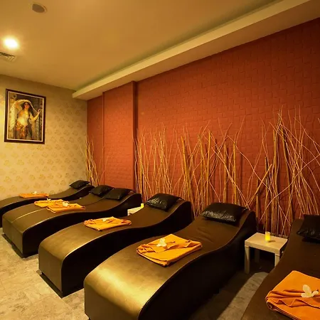 Ramada 4* Side